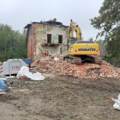Abbruch des ehemaligen Bahnwärterhauses: Entscheidender Schritt zur Realisierung einer Grünanlage in Heide